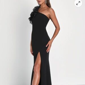 Lulu’s Stunning Significance Black One-Shoulder 3D Ruffled Maxi Dress size S